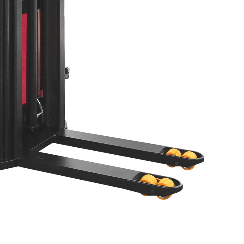 Самоходный штабелер PROLIFT SDK 1556 li-ion